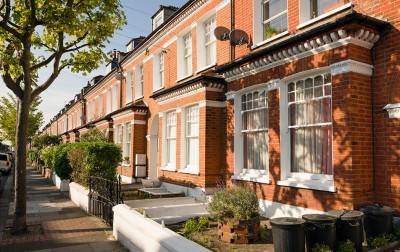  UK house prices could be stabilising despite falls, say surveyors